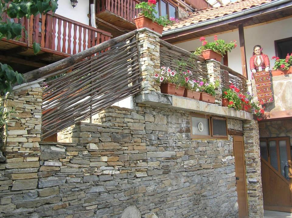 Sharkov Guest House Dolen  Екстер'єр фото