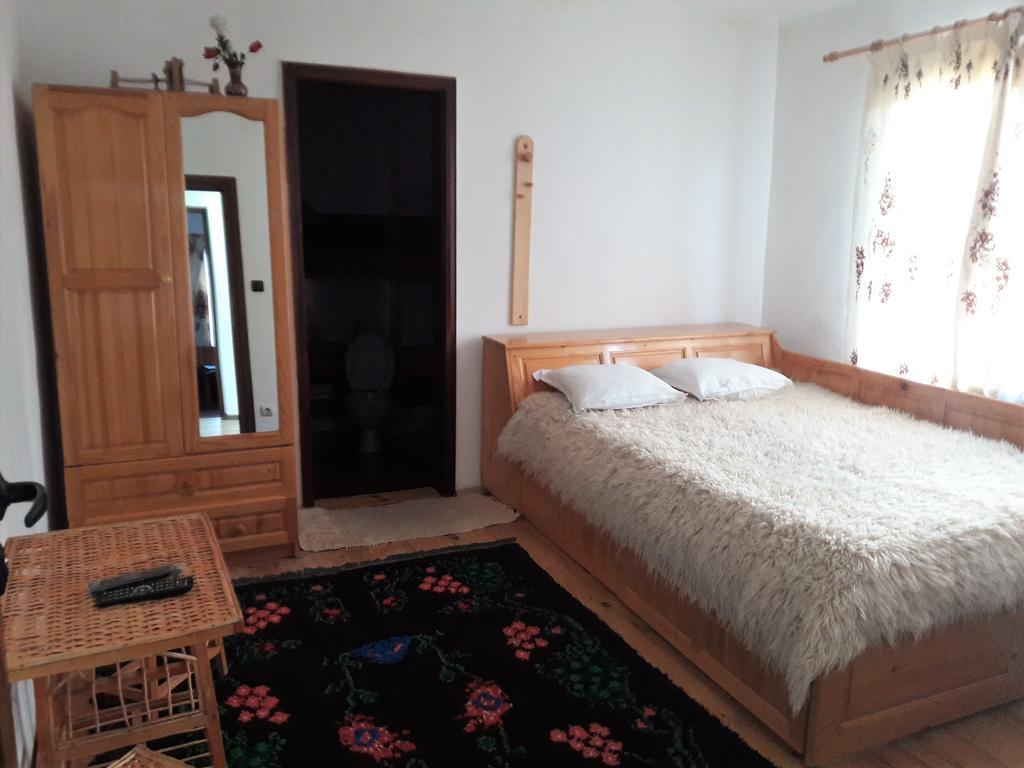 Sharkov Guest House Dolen  Екстер'єр фото