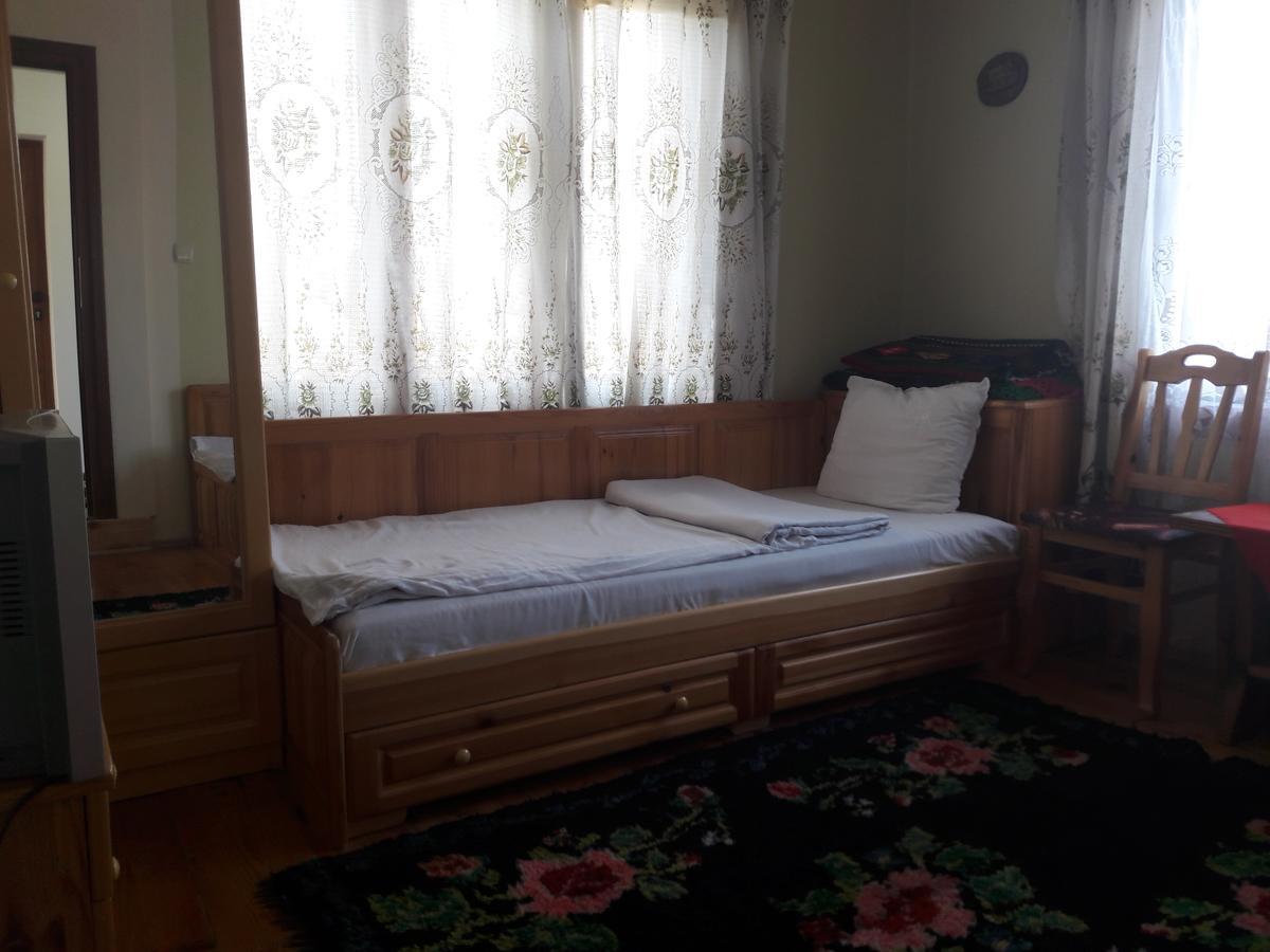 Sharkov Guest House Dolen  Екстер'єр фото