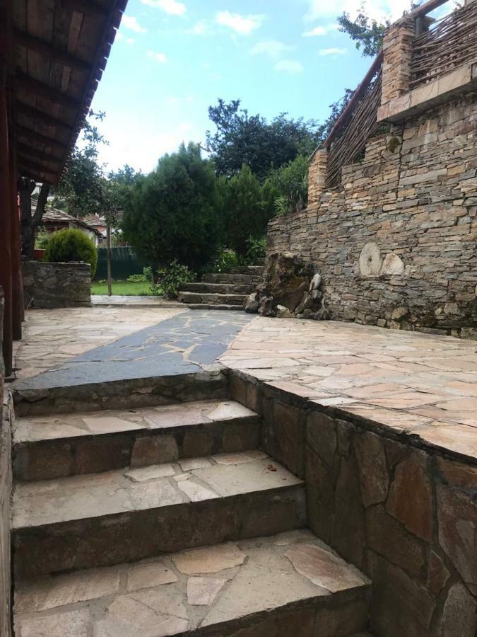Sharkov Guest House Dolen  Екстер'єр фото