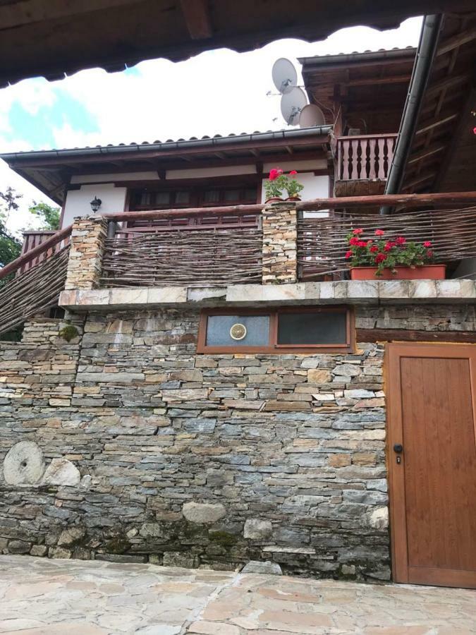 Sharkov Guest House Dolen  Екстер'єр фото