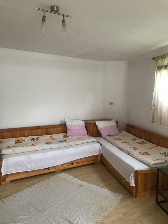 Sharkov Guest House Dolen  Екстер'єр фото